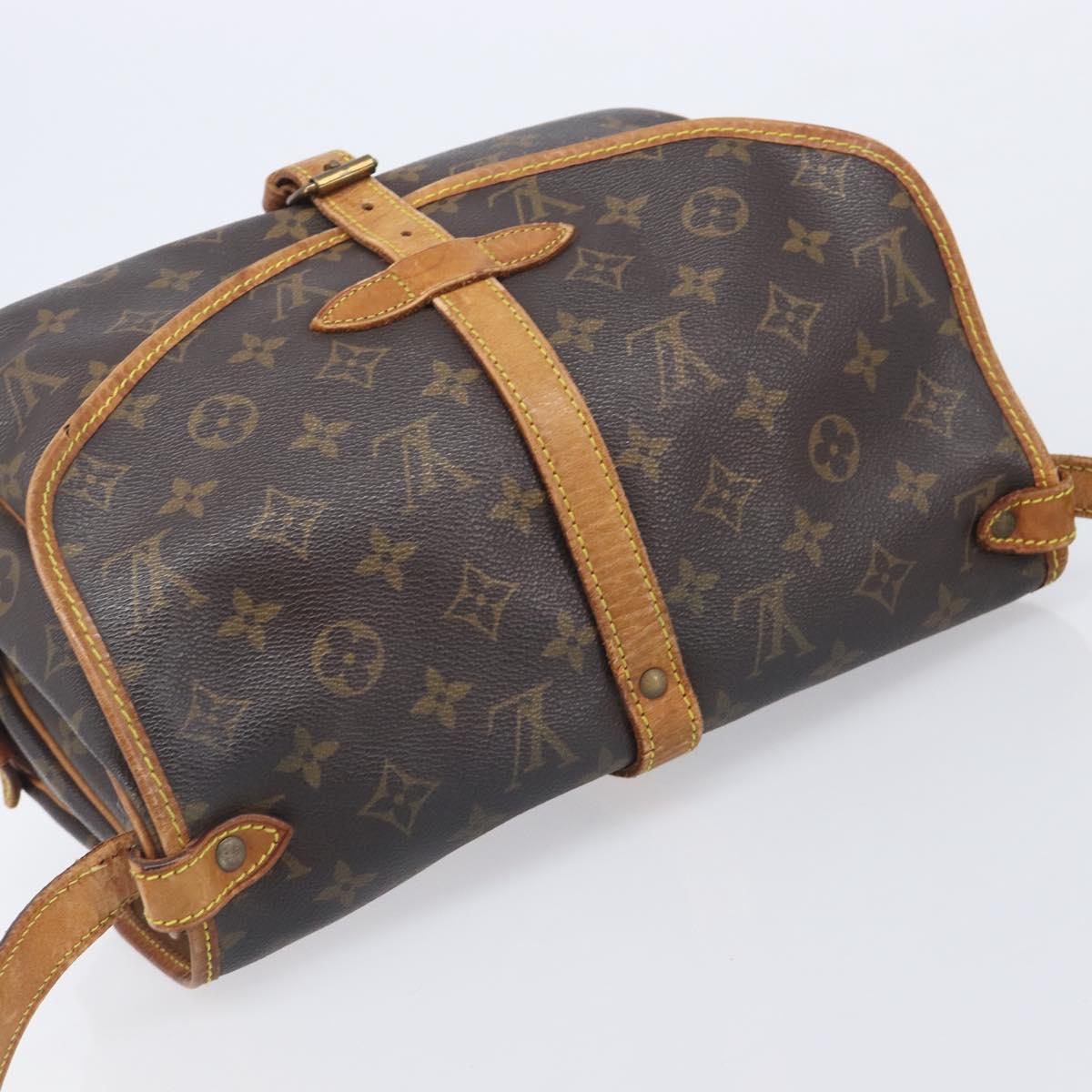 LOUIS VUITTON Monogram Saumur 30 Shoulder Bag M42256 LV Auth ka6514