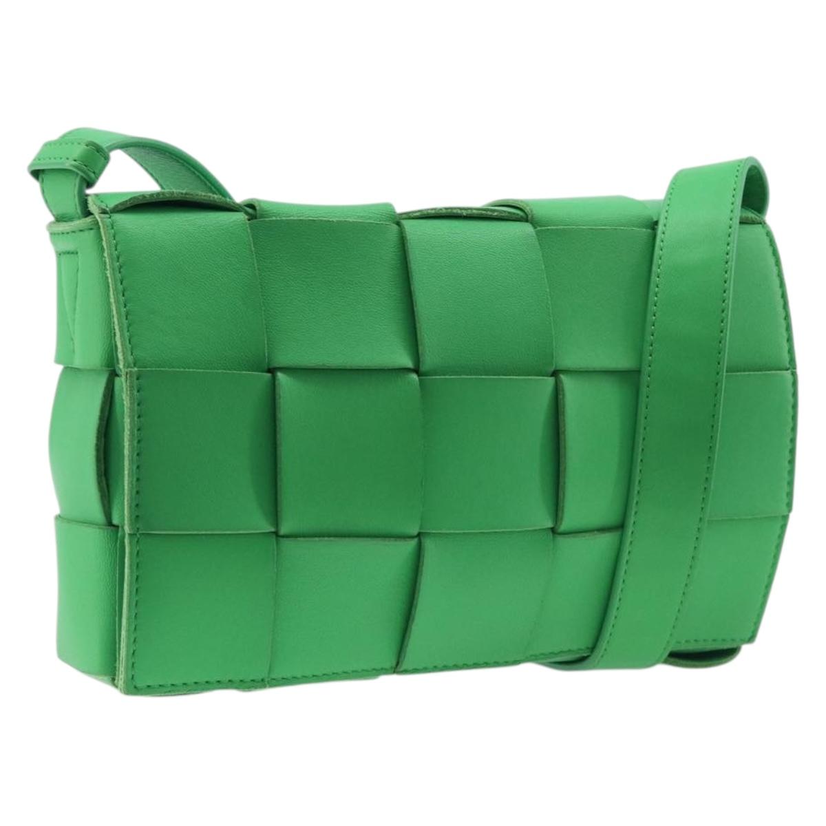Bottega Veneta MAXI INTRECCIATO Cassette Bag Leather Green Silver Auth ka6923V