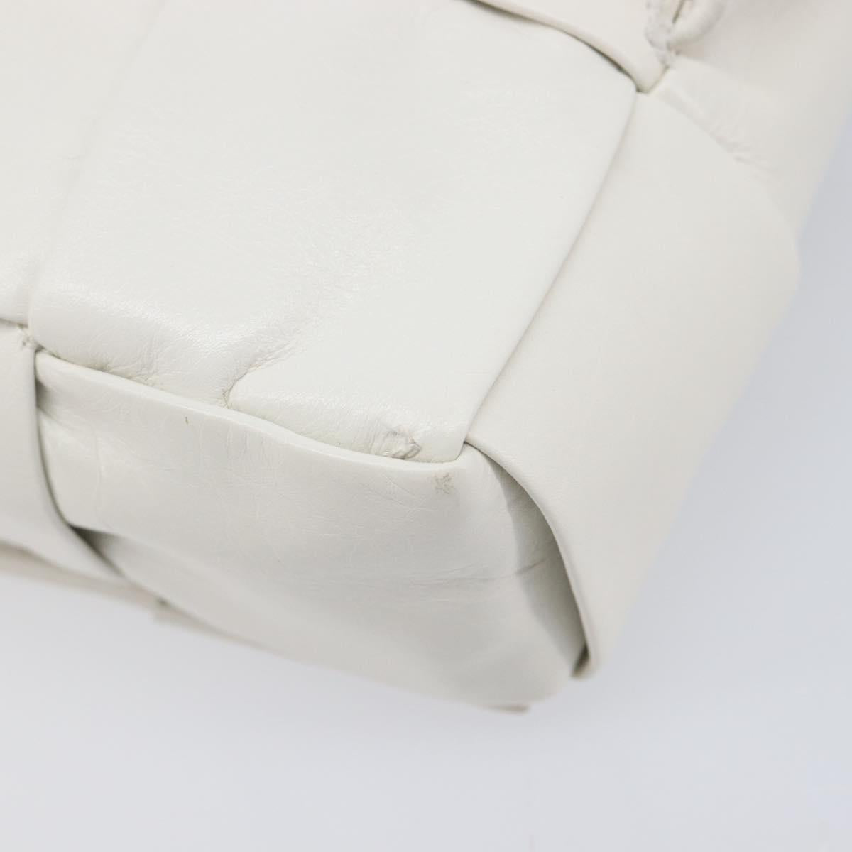 Bottega Veneta MAXI INTRECCIATO Cassette Waist Bag Leather White Auth ka6946V