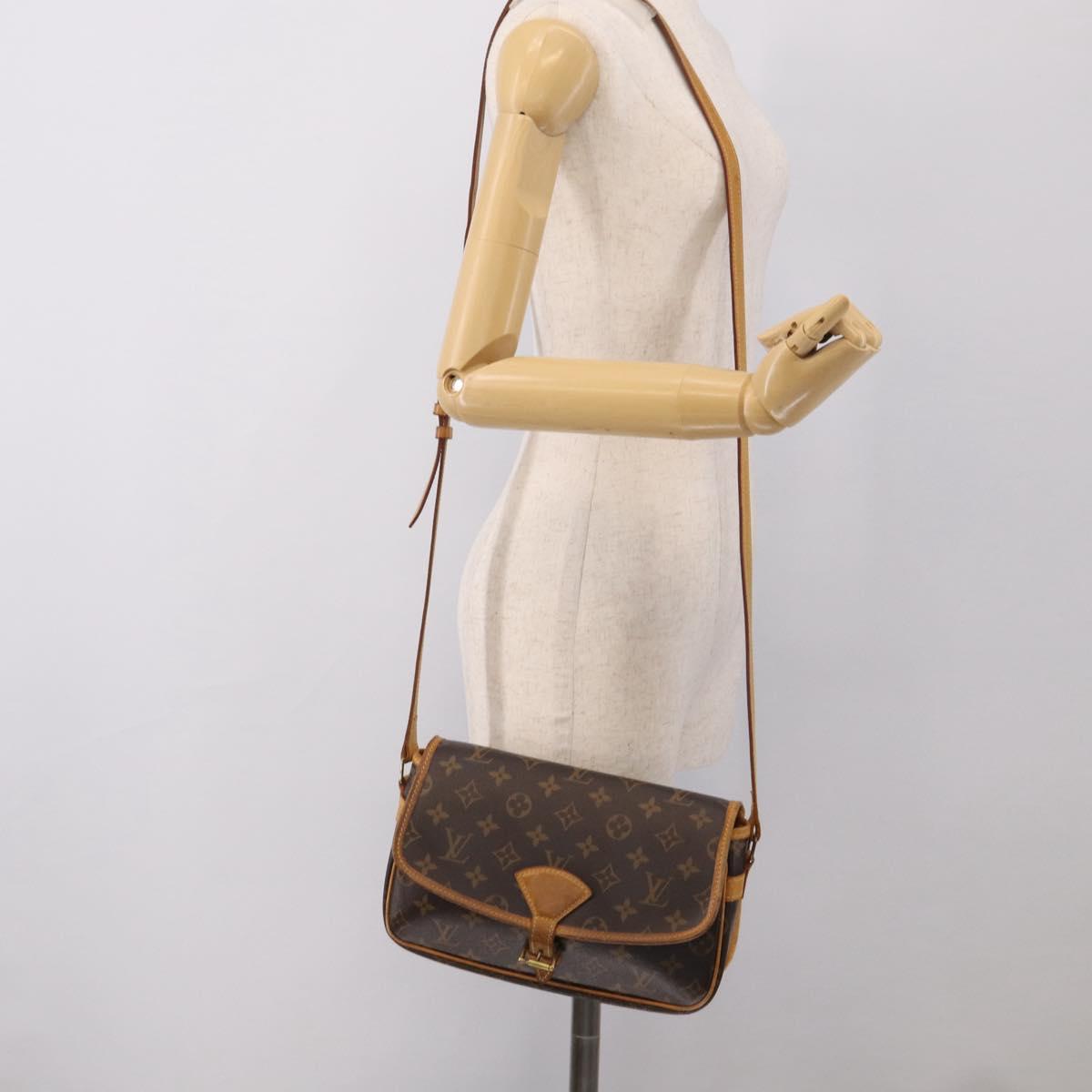 LOUIS VUITTON Monogram Sologne Shoulder Bag M42250 LV Auth ka6983