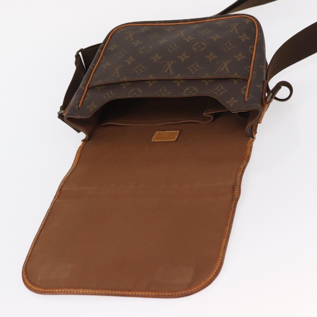LOUIS VUITTON Monogram Messenger Bosphore PM Shoulder Bag M40106 LV Auth ka707