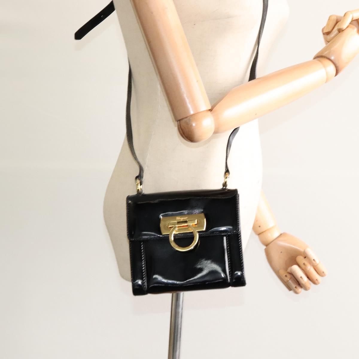 Salvatore Ferragamo Gancini Shoulder Bag Enamel Black Gold Auth KD105