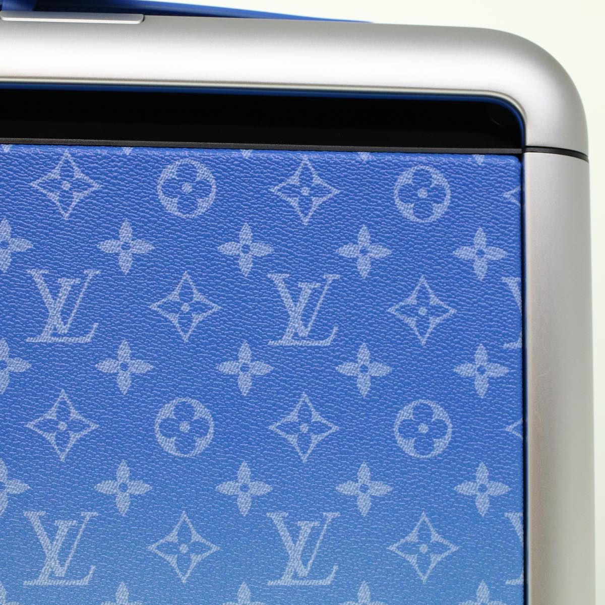 LOUIS VUITTON Monogram Clouds Horizon 55 Suitcase Blue M20411 LV Auth ki3461SM