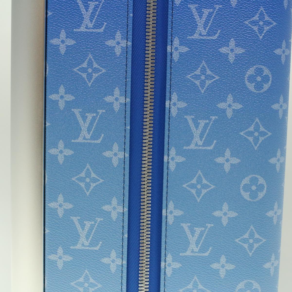 LOUIS VUITTON Monogram Clouds Horizon 55 Suitcase Blue M20411 LV Auth ki3461SM