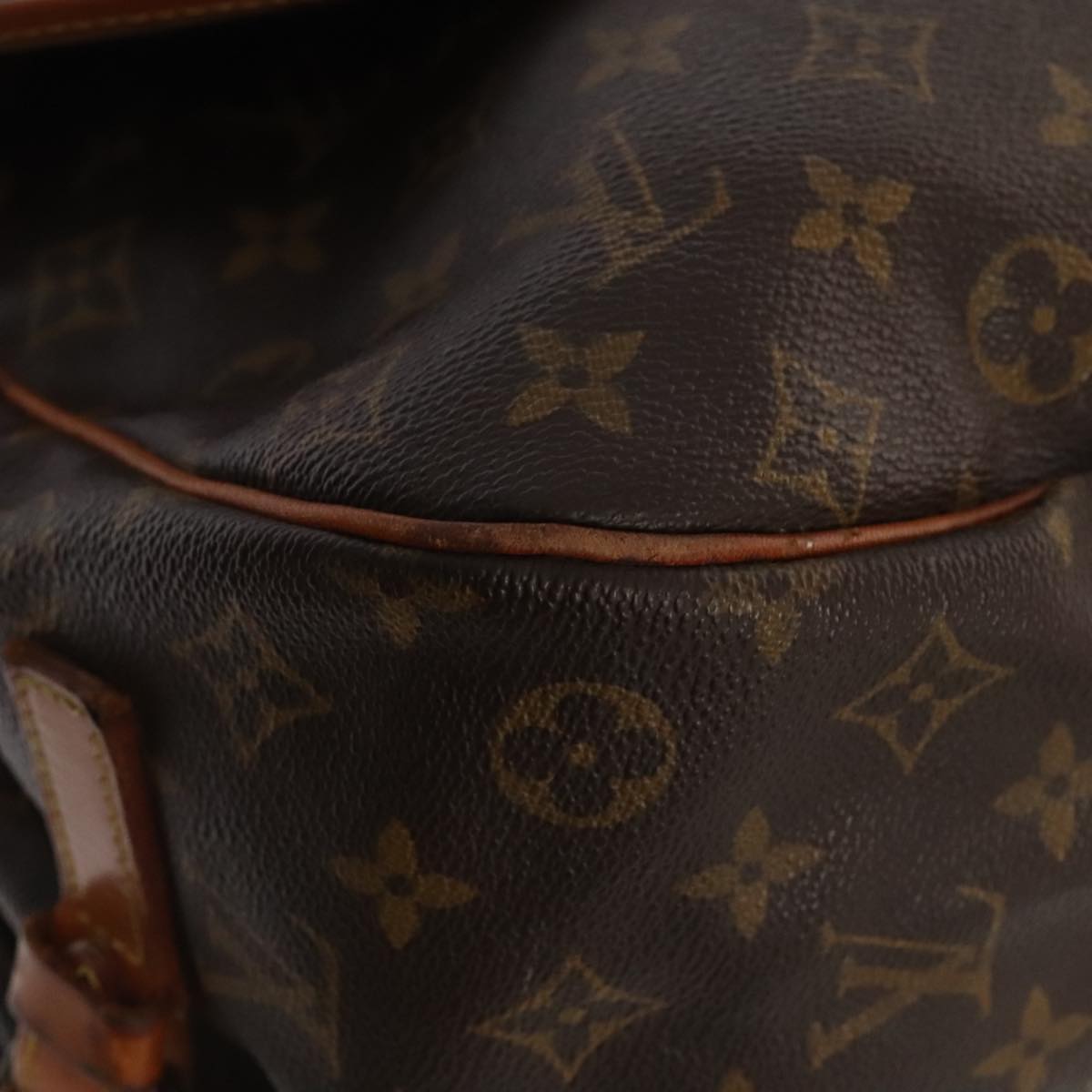LOUIS VUITTON Monogram Saumur 35 Shoulder Bag M42254 LV Auth ki4838