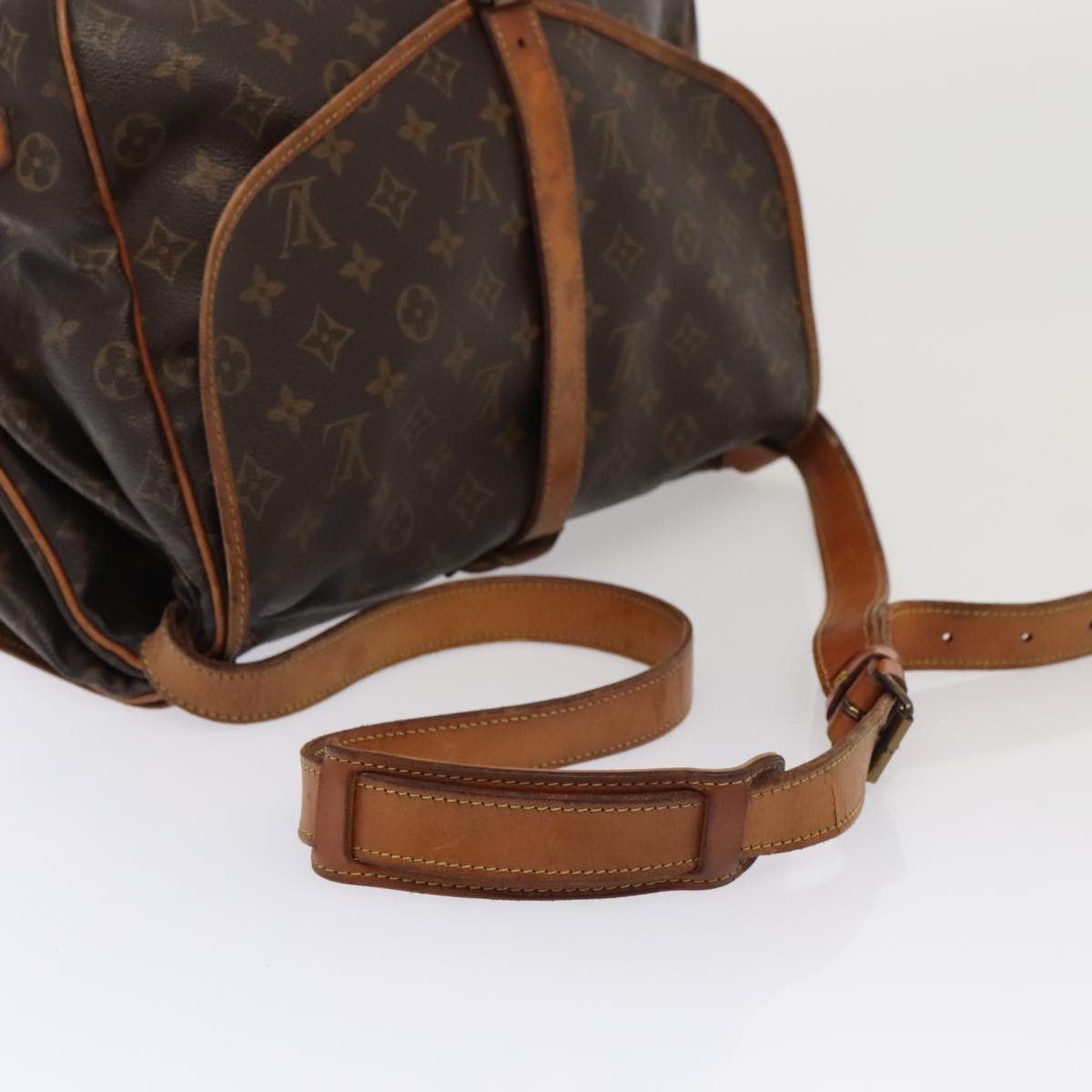 LOUIS VUITTON Monogram Saumur 35 Shoulder Bag M42254 LV Auth ki4838