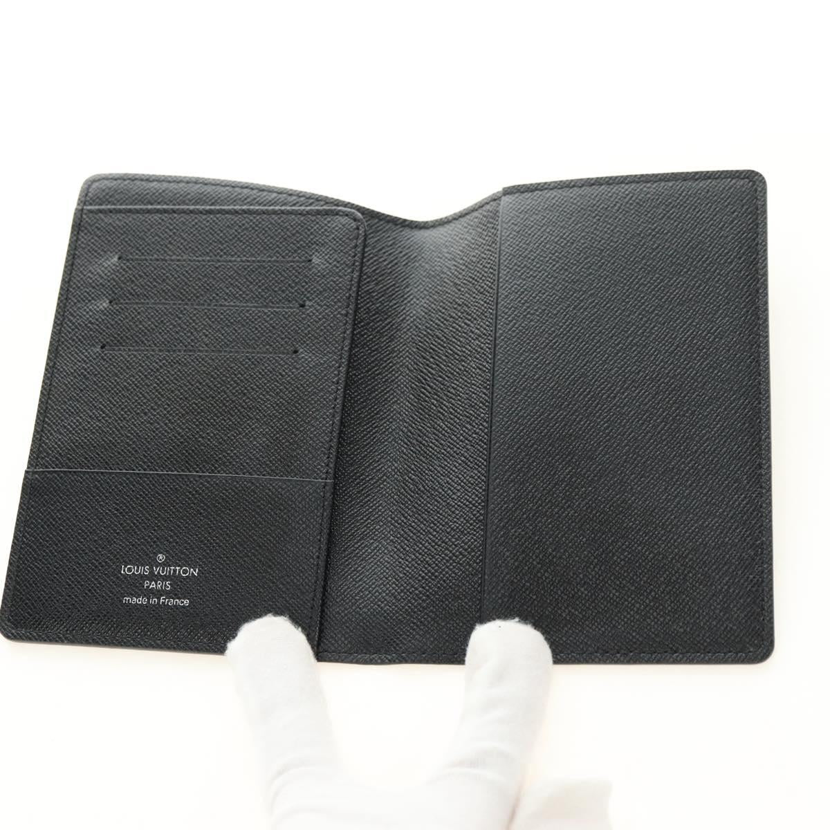 LOUIS VUITTON Damier Graphite Couverture Passport Case N64411 LV Auth ki6663M