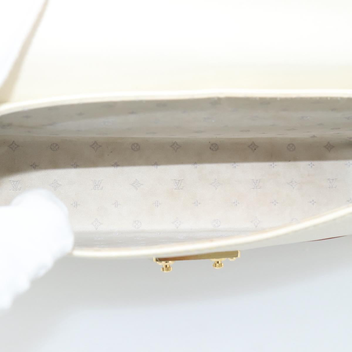 LOUIS VUITTON Suhari Emerble Shoulder Bag Leather White M92846 LV Auth ki6757V