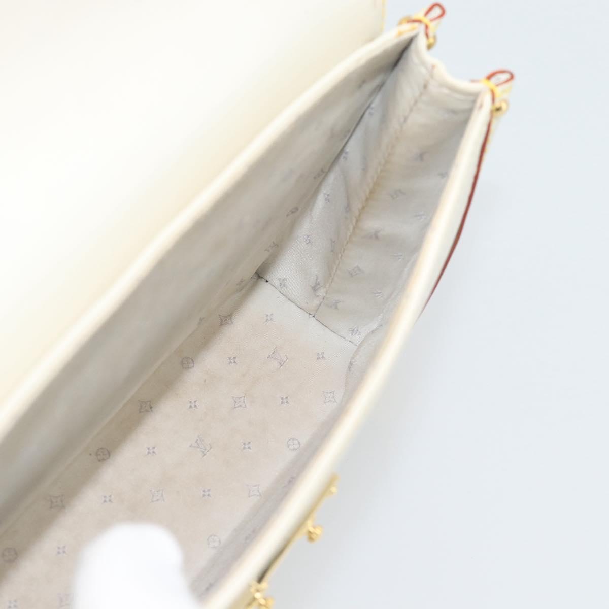 LOUIS VUITTON Suhari Emerble Shoulder Bag Leather White M92846 LV Auth ki6757V