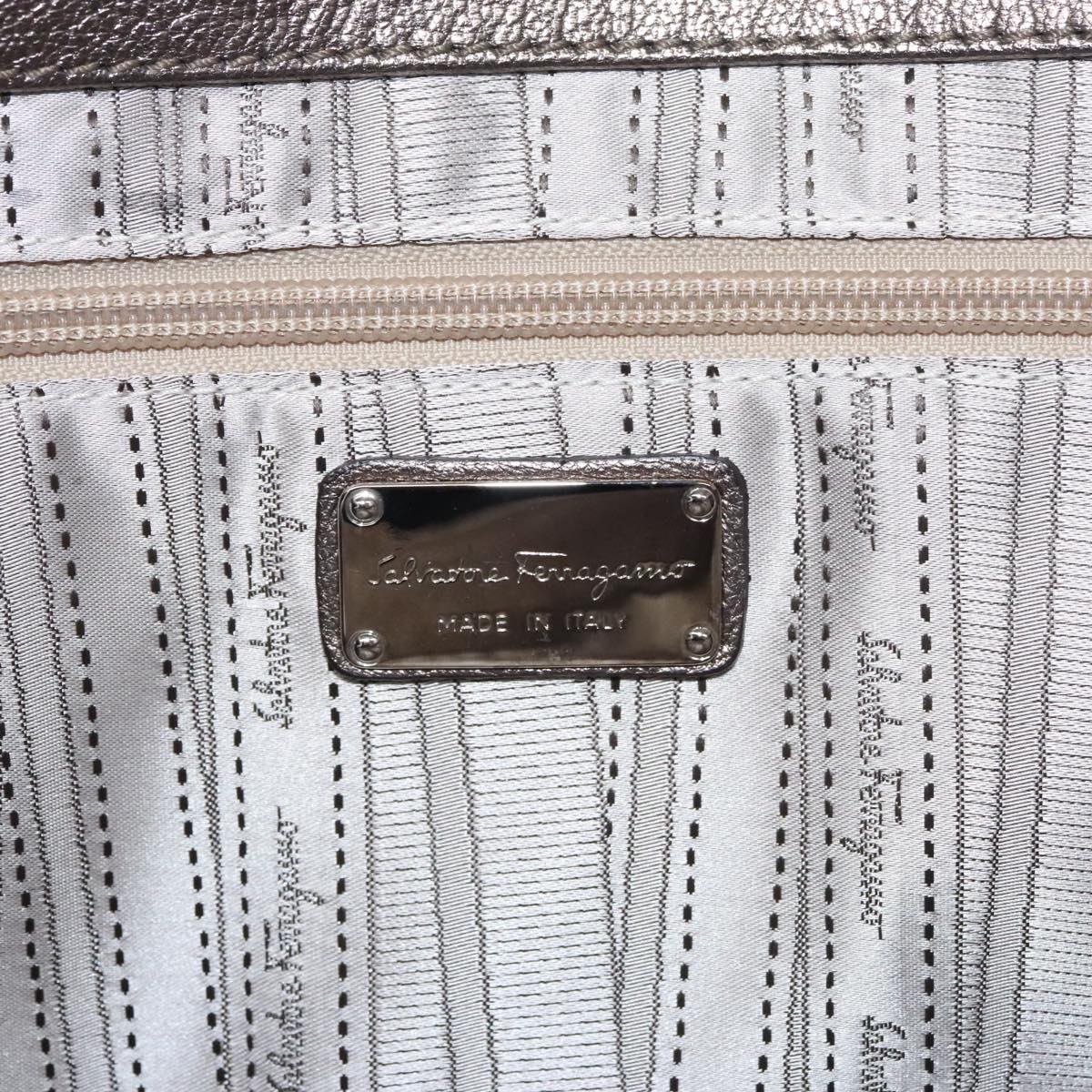 Salvatore Ferragamo Gancini Hand Bag Leather Silver Auth kk412