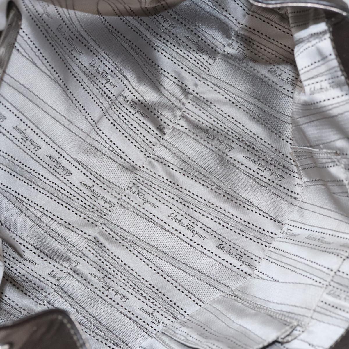 Salvatore Ferragamo Gancini Hand Bag Leather Silver Auth kk412