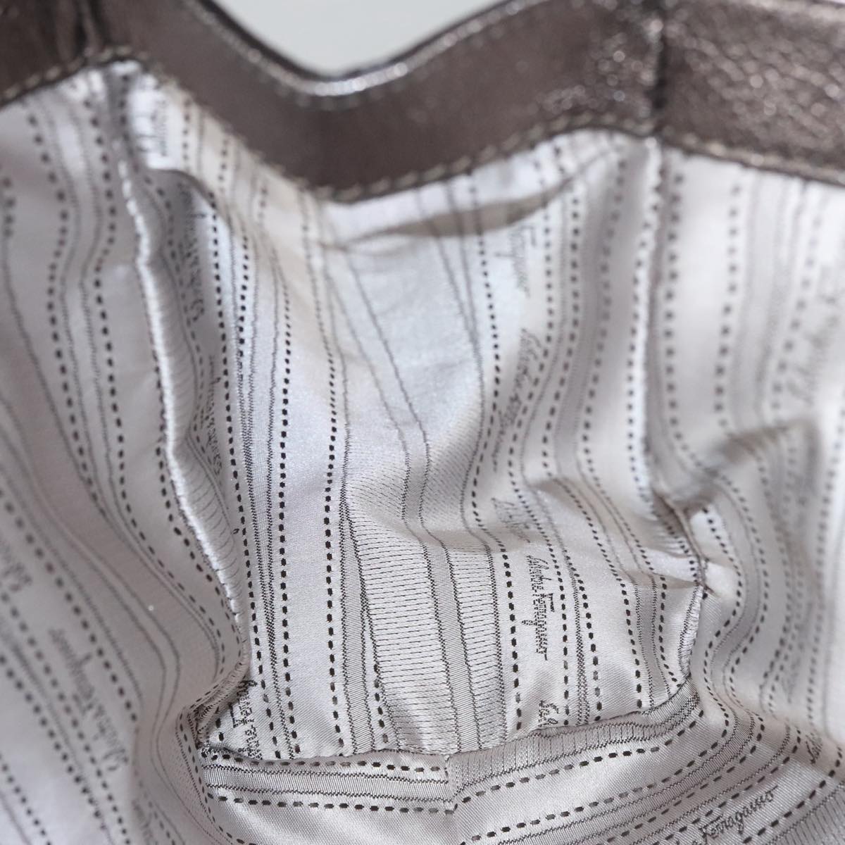 Salvatore Ferragamo Gancini Hand Bag Leather Silver Auth kk412