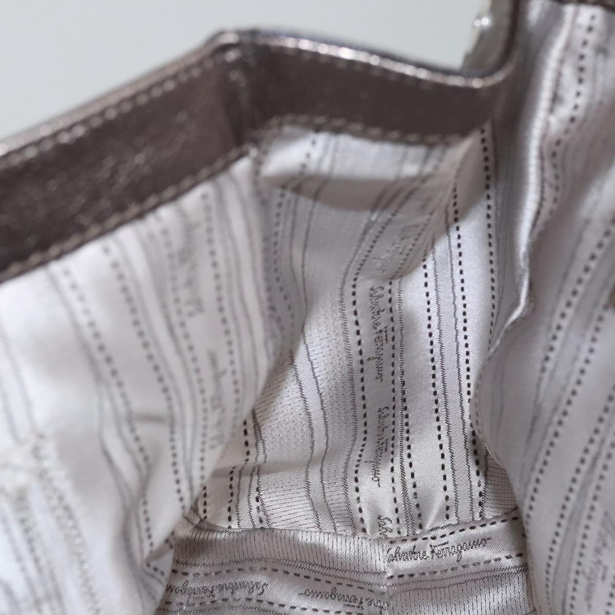 Salvatore Ferragamo Gancini Hand Bag Leather Silver Auth kk412