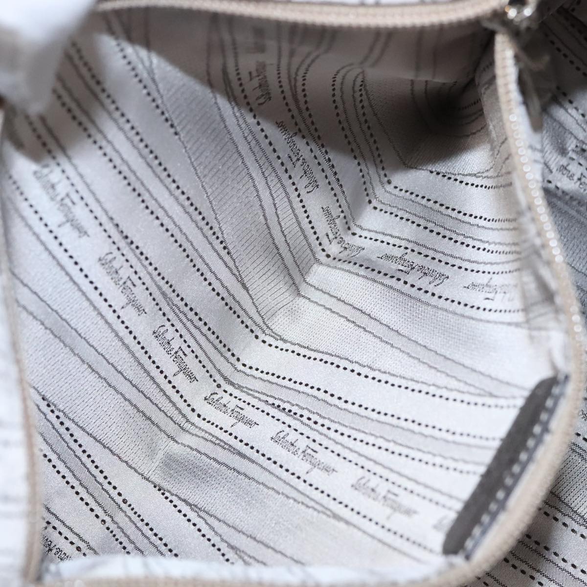 Salvatore Ferragamo Gancini Hand Bag Leather Silver Auth kk412