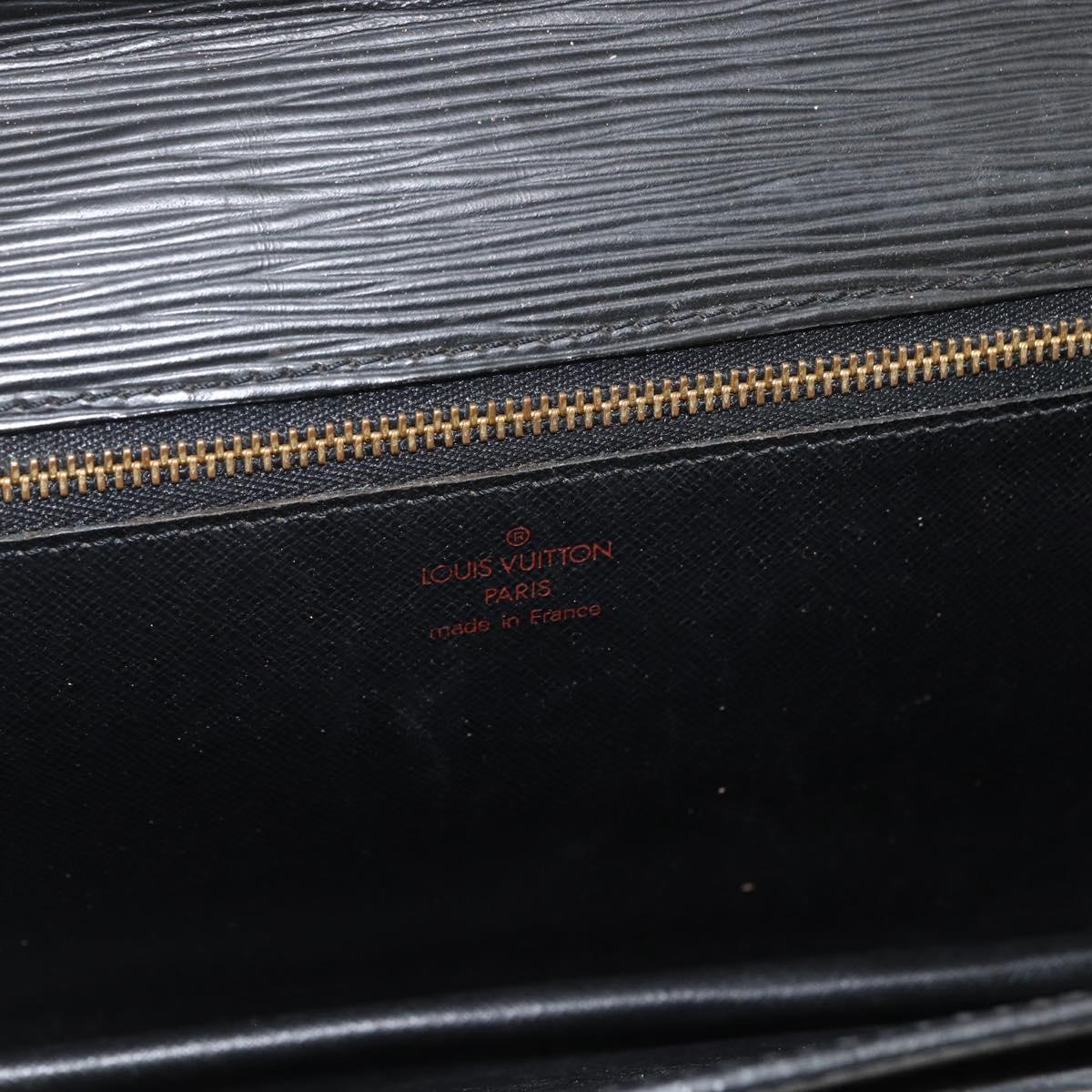 LOUIS VUITTON Epi Serie Dragonne Clutch Bag Black Noir M52612 LV Auth LNZ013