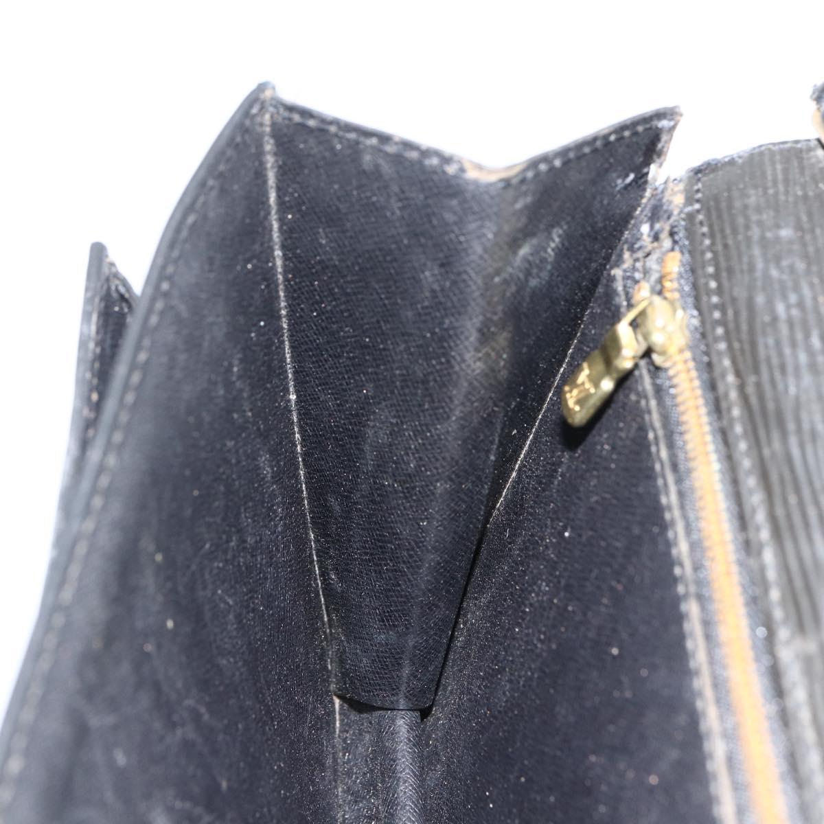 LOUIS VUITTON Epi Serie Dragonne Clutch Bag Black Noir M52612 LV Auth LNZ013