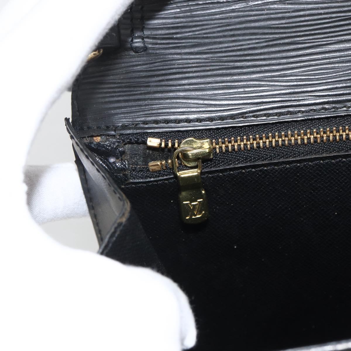 LOUIS VUITTON Epi Serie Dragonne Clutch Bag Black Noir M52612 LV Auth LNZ013