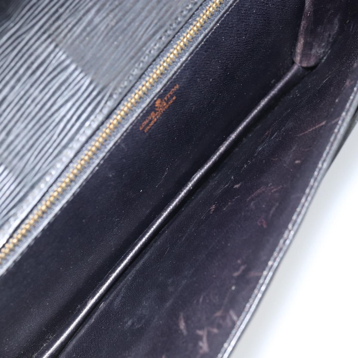 LOUIS VUITTON Epi Serie Dragonne Clutch Bag Black Noir M52612 LV Auth LNZ097