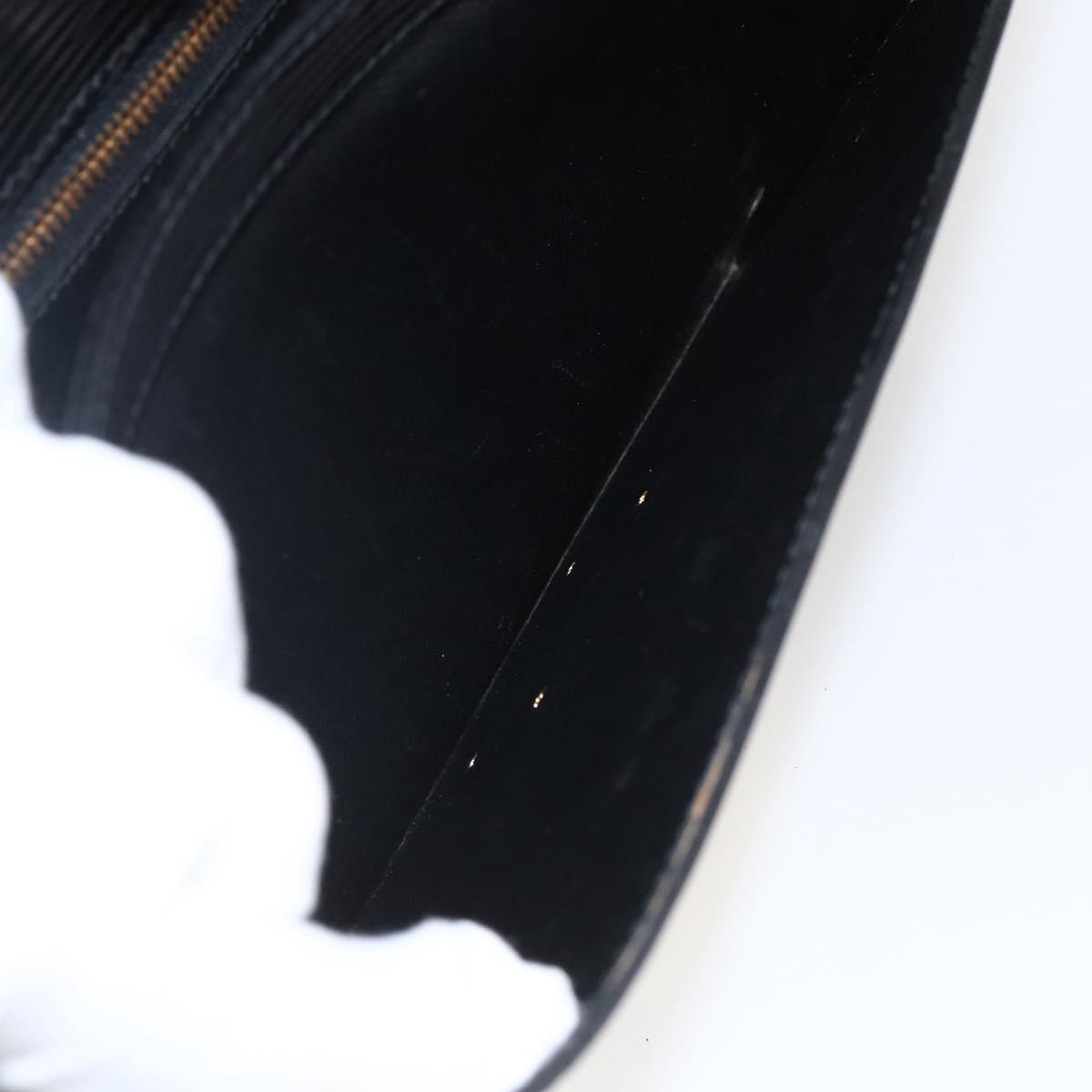LOUIS VUITTON Epi Serie Dragonne Clutch Bag Black Noir M52612 LV Auth LNZ266