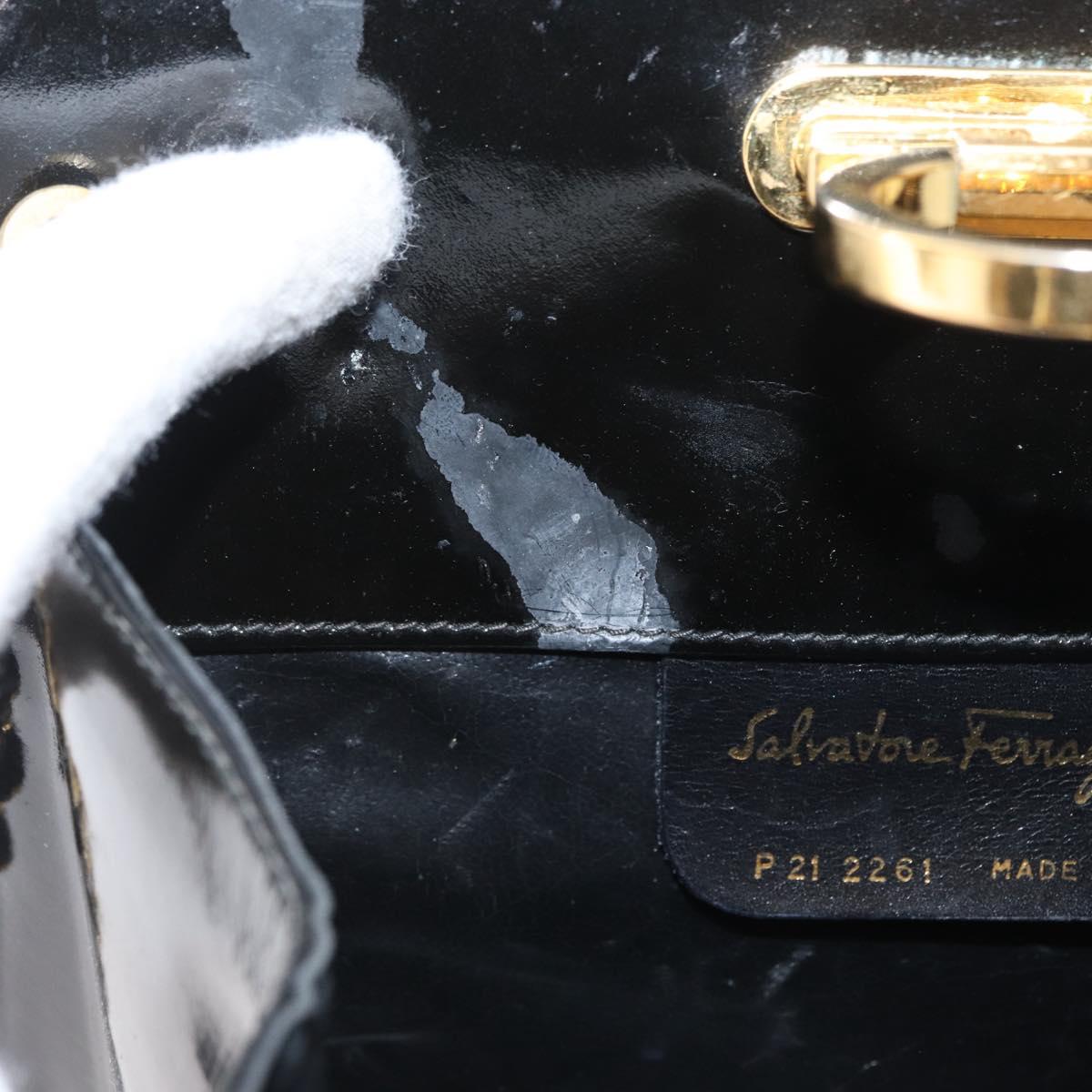 Salvatore Ferragamo Gancini Chain Bag Patent leather Black Gold Auth LNZ268