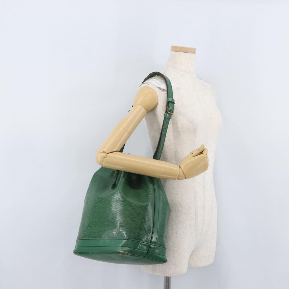 LOUIS VUITTON Epi Noe Shoulder Bag Green M44004 LV Auth LNZ274