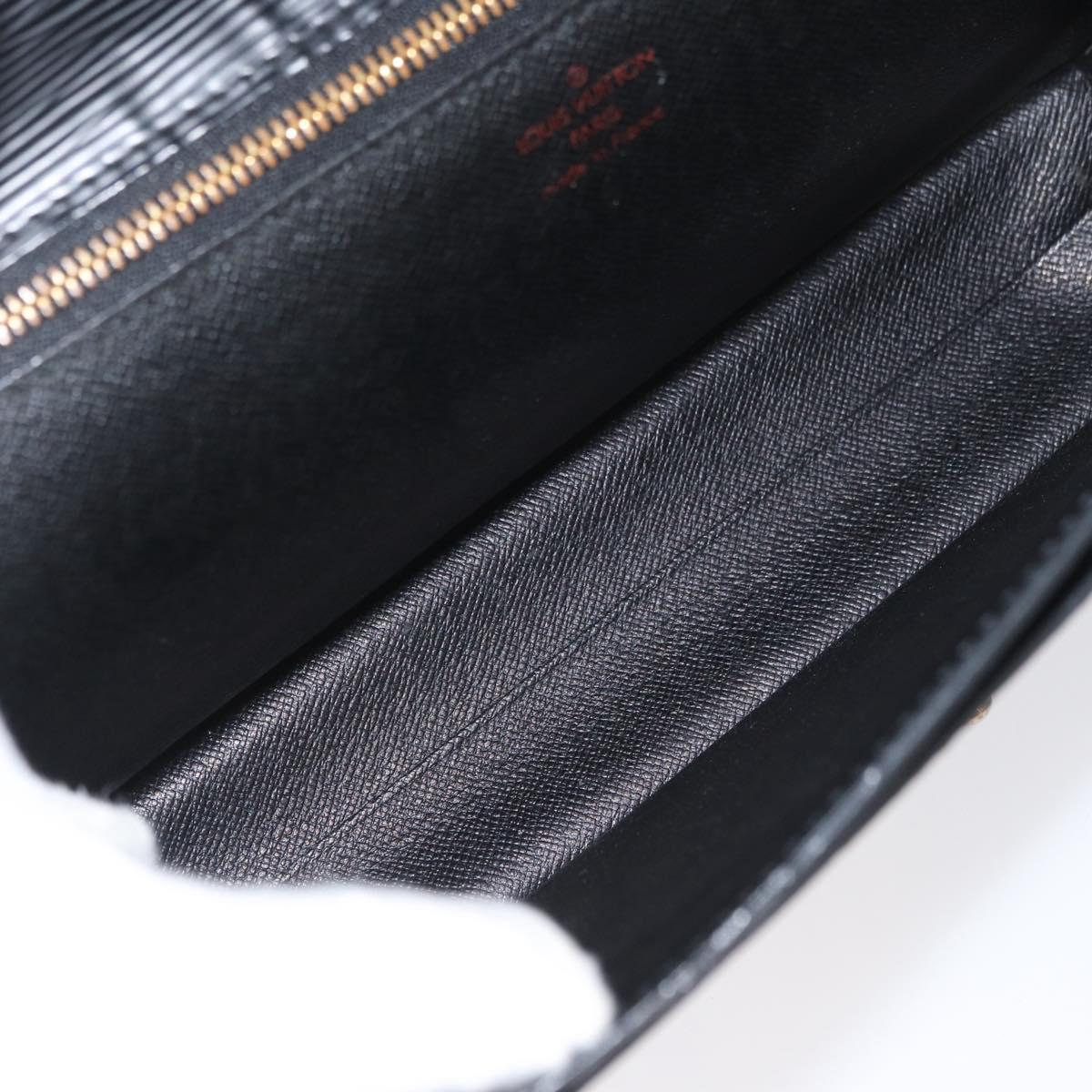 LOUIS VUITTON Epi Serie Dragonne Clutch Bag Black Noir M52612 LV Auth LNZ734
