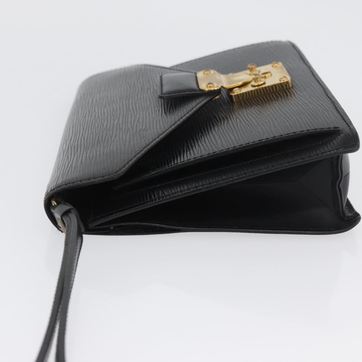 LOUIS VUITTON Epi Serie Dragonne Clutch Bag Black Noir M52612 LV Auth LNZ734