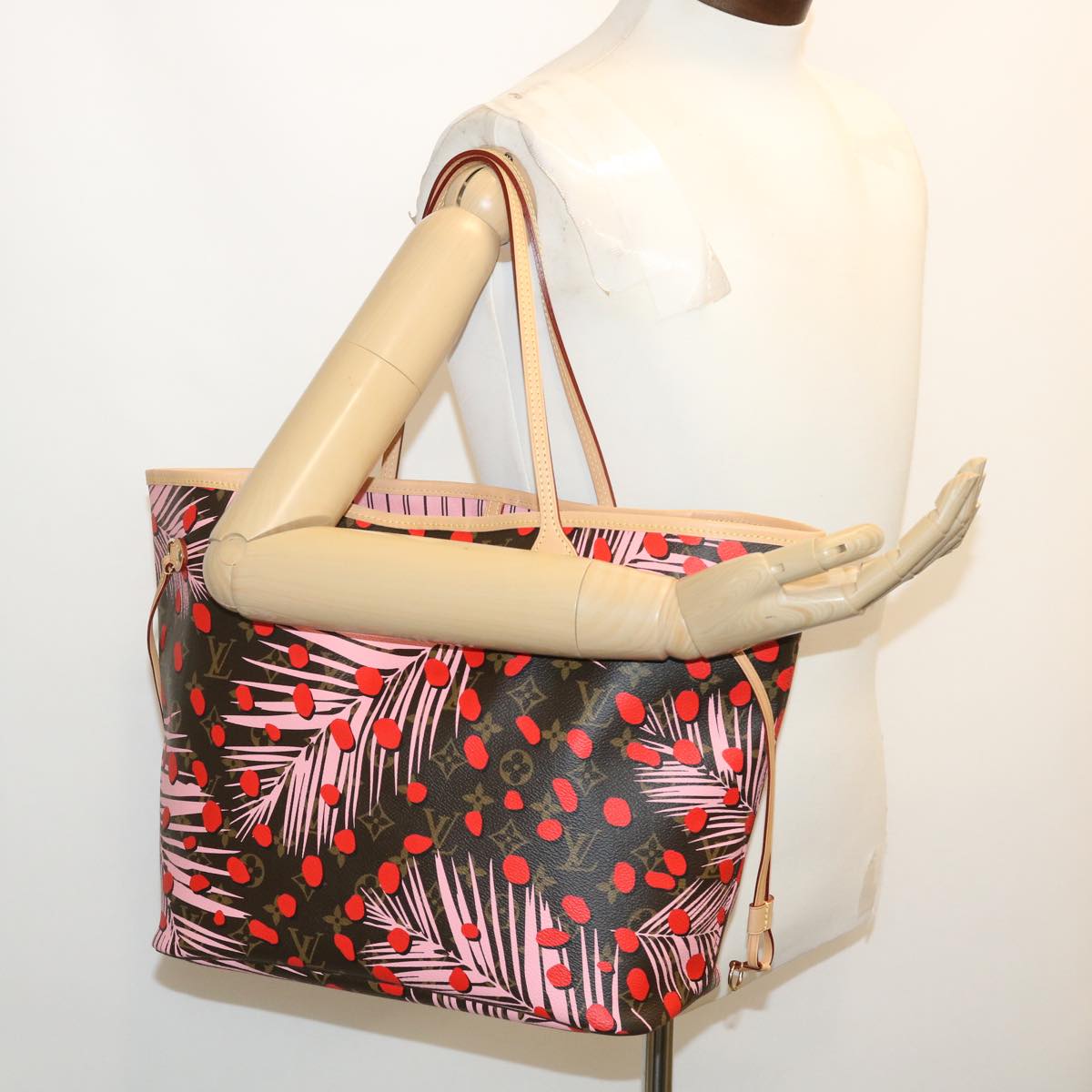 LOUIS VUITTON Monogram Jungle Dot Neverfull MM Tote Bag M41979 LV Auth 67490SV