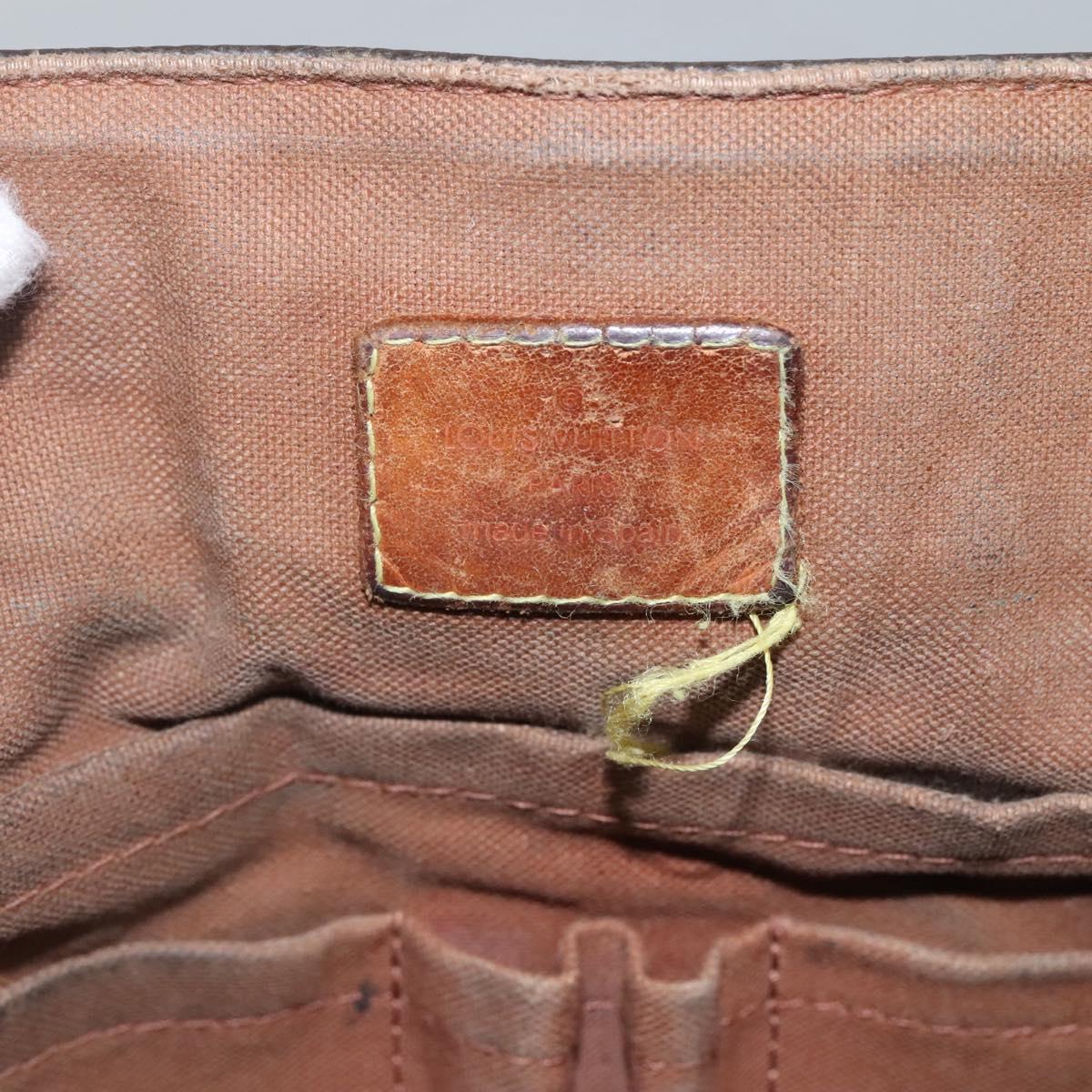 LOUIS VUITTON Monogram Messenger MM Beaubourg Shoulder Bag M97038 LV Auth mr1109