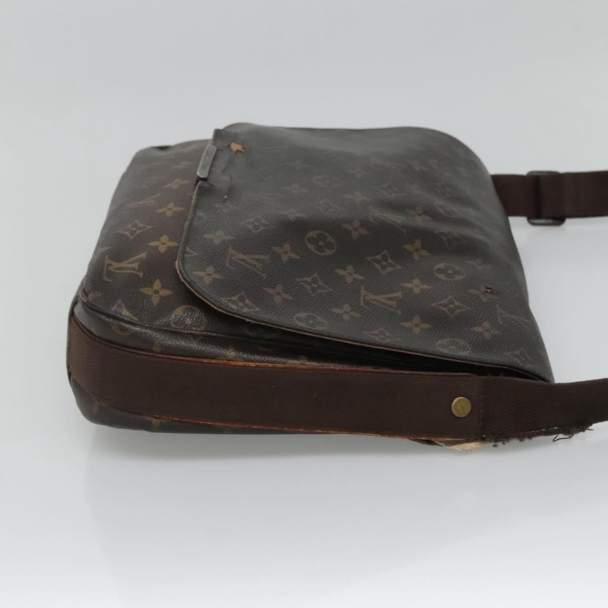 LOUIS VUITTON Monogram Messenger MM Beaubourg Shoulder Bag M97038 LV Auth mr1109