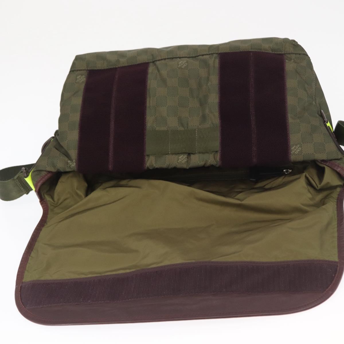 LOUIS VUITTON Damier Challenge Nylon Messenger bag Bag Khaki N41239 Auth mr1791