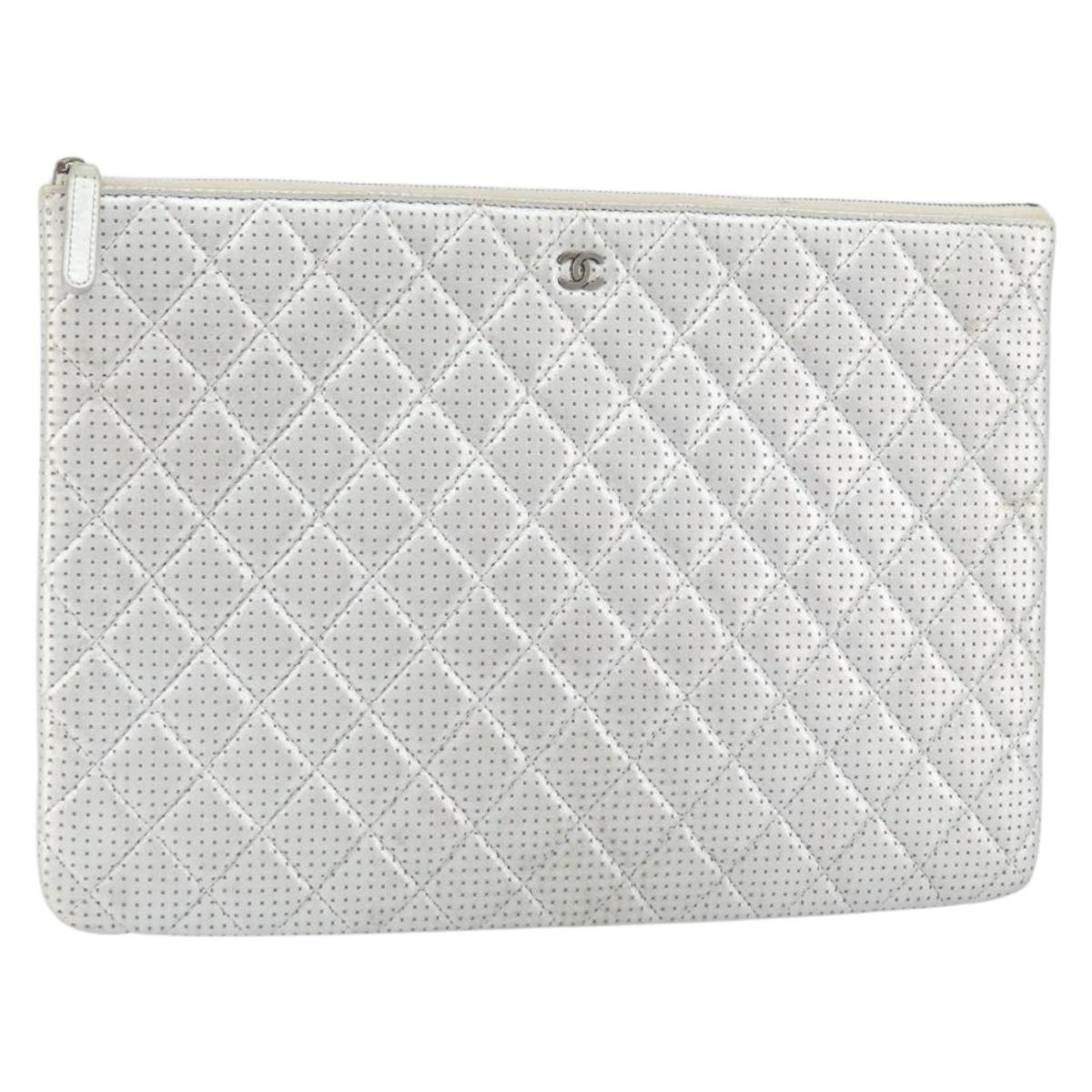 CHANEL Matelasse Punching Clutch Bag Leather Silver CC Auth mr1986