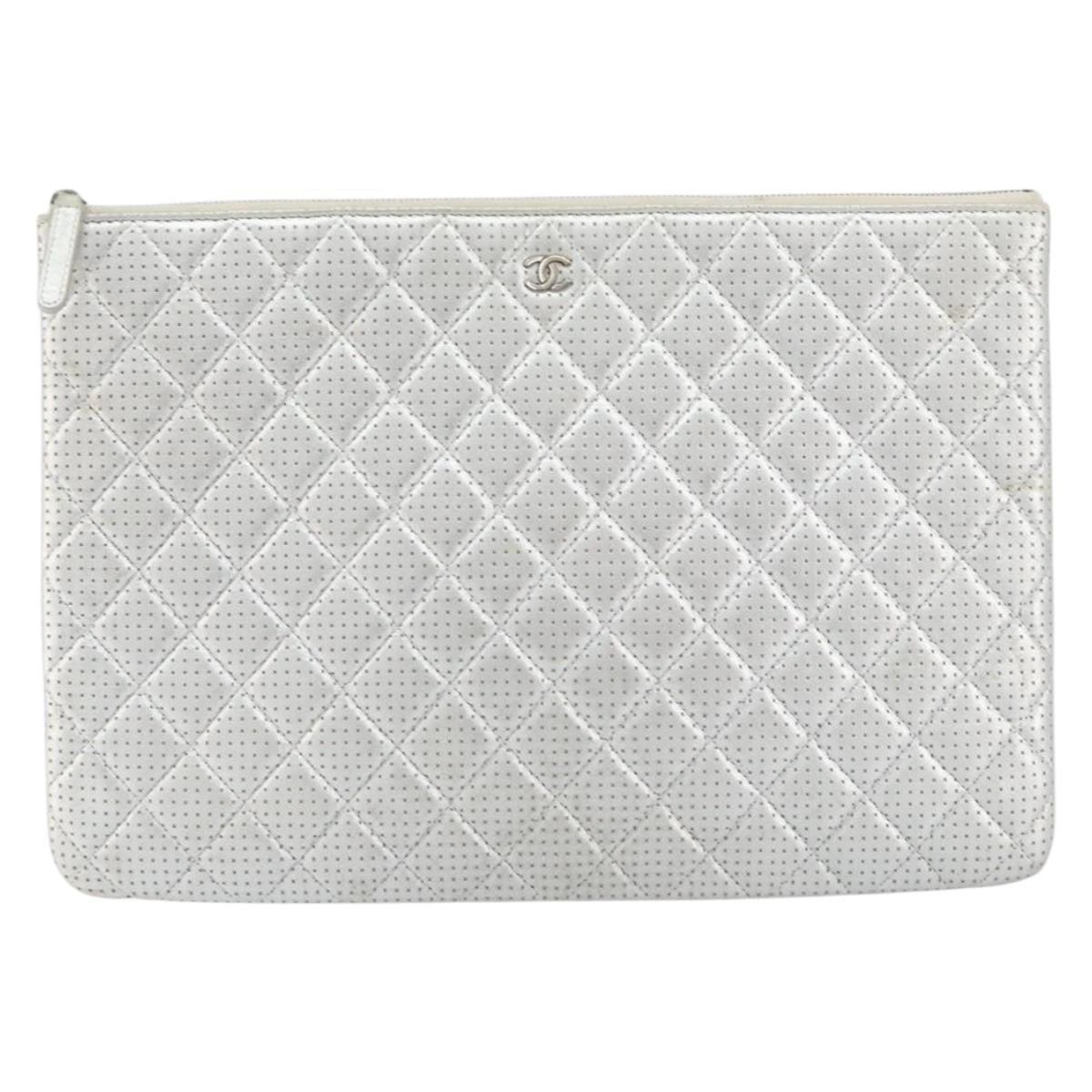 CHANEL Matelasse Punching Clutch Bag Leather Silver CC Auth mr1986