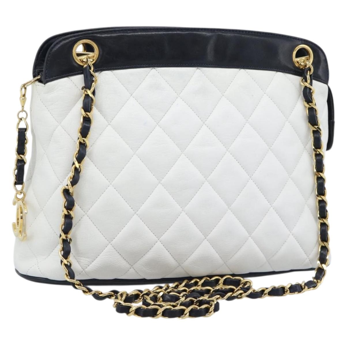 CHANEL Matelasse Chain Shoulder Bag Leather White Gold CC Auth mr2545V