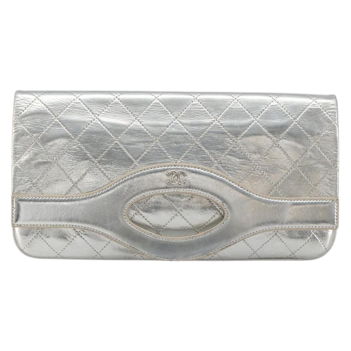 CHANEL Matelasse Clutch Bag Leather Silver CC Auth mr2573V