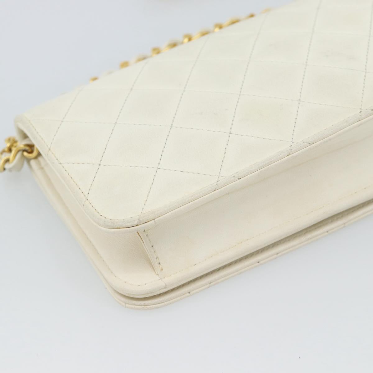 CHANEL Matelasse Chain Shoulder Bag Leather White Gold CC Auth mr2797