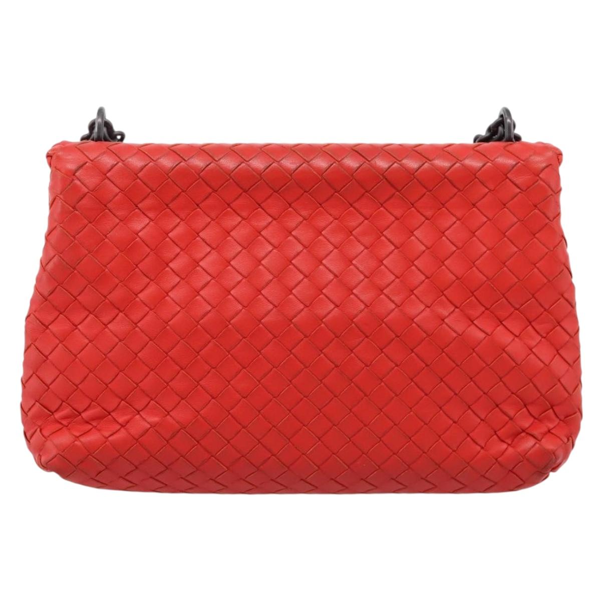 Bottega Veneta INTRECCIATO Chain Shoulder Bag Leather Red Auth mr2950A