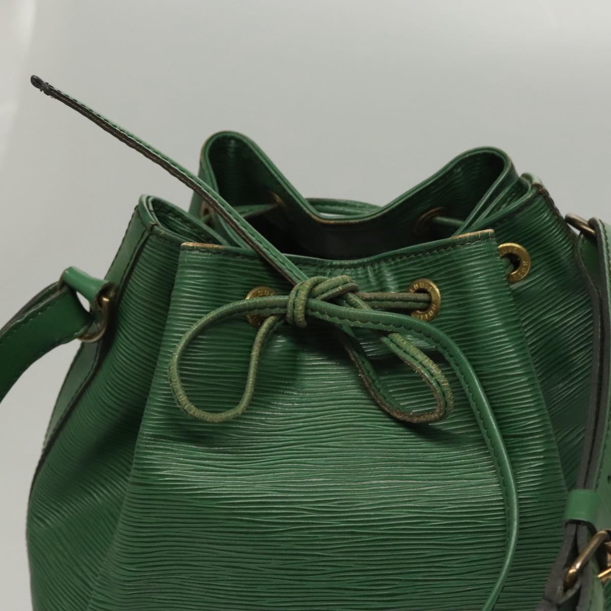 LOUIS VUITTON Epi Noe Shoulder Bag Green M44004 LV Auth MY449