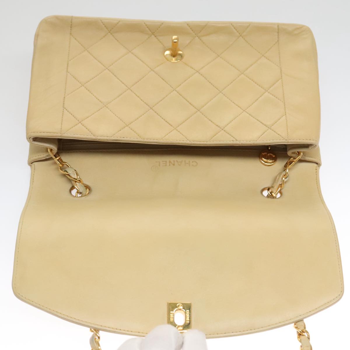 CHANEL Diana 25 Chain Shoulder Bag Lamb Skin Beige Gold CC Auth PP039