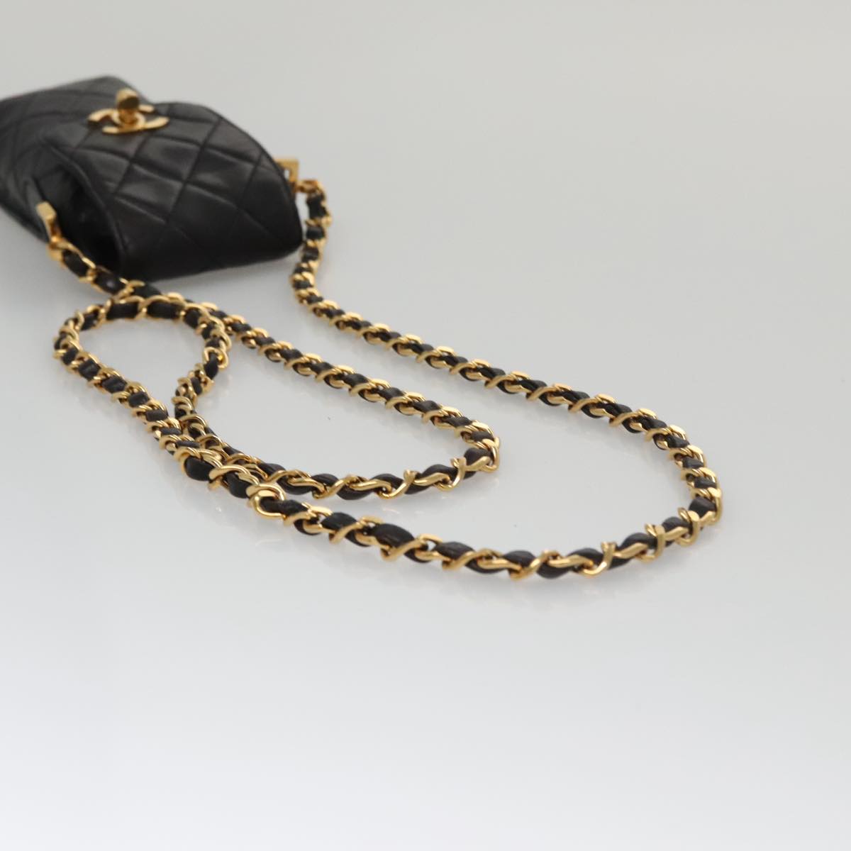 CHANEL Chain Pouch Lamb Skin Black CC Auth PP059