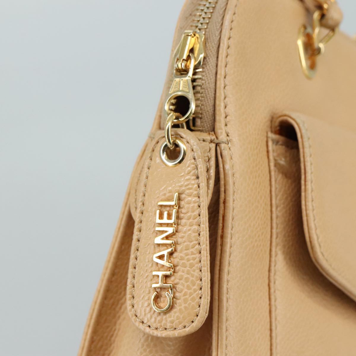 CHANEL Chain Shoulder Bag Caviar Skin Beige Gold CC Auth PP063V