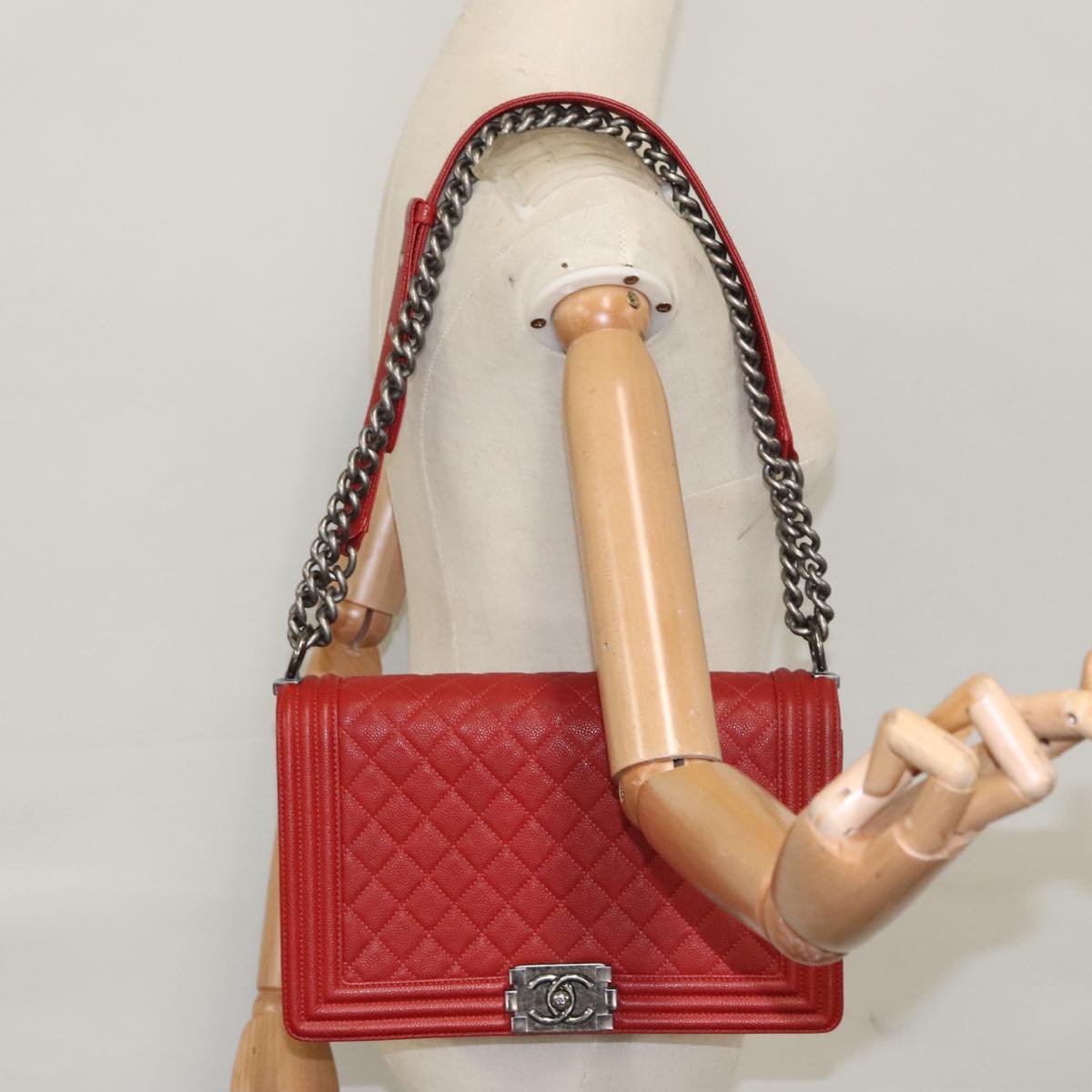 CHANEL Matelasse Chain Shoulder Bag Caviar Skin Red Gold CC Auth PP074