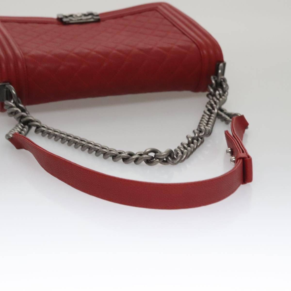 CHANEL Matelasse Chain Shoulder Bag Caviar Skin Red Gold CC Auth PP074