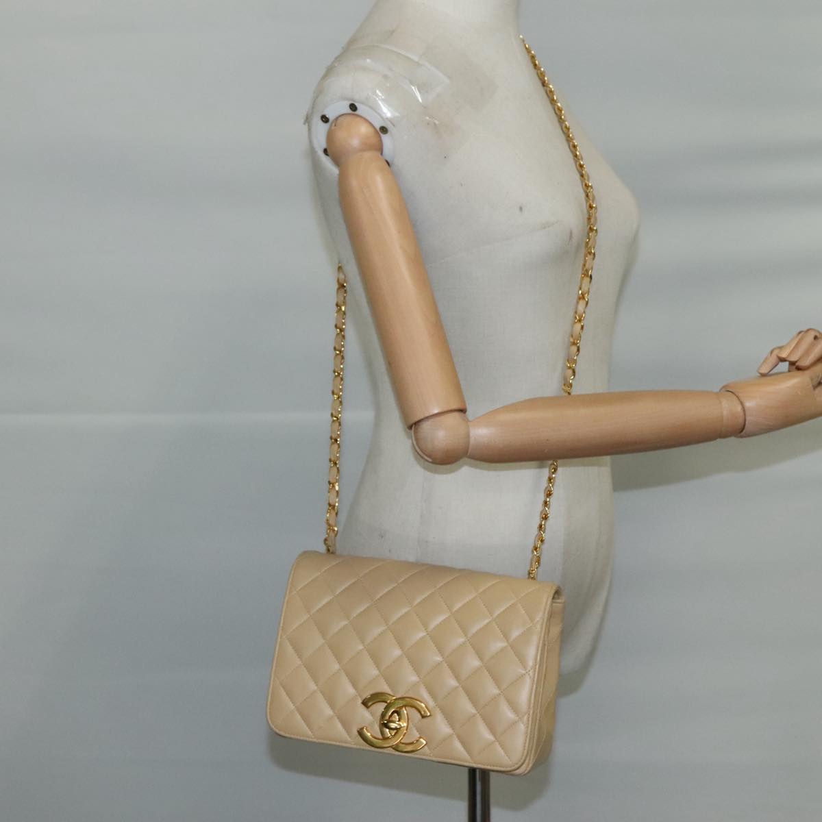 CHANEL Matelasse Chain Shoulder Bag Lamb Skin Beige Gold CC Auth PP077
