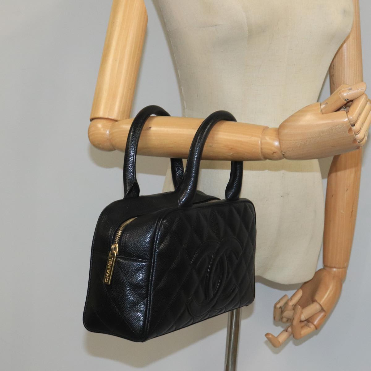 CHANEL Matelasse Hand Bag Caviar Skin Black CC Auth PP100A