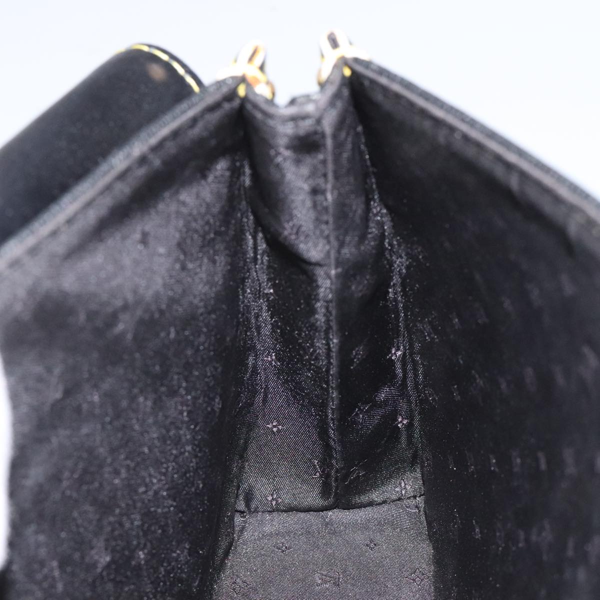 LOUIS VUITTON Suhari Emerble Shoulder Bag Leather Black M92849 LV Auth PP195V