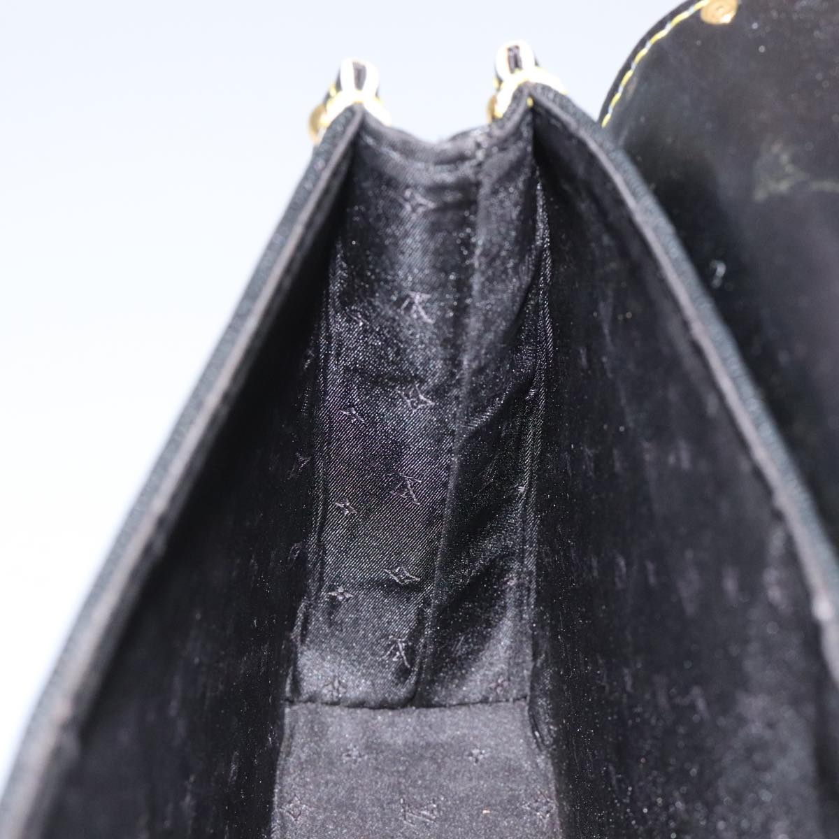 LOUIS VUITTON Suhari Emerble Shoulder Bag Leather Black M92849 LV Auth PP195V