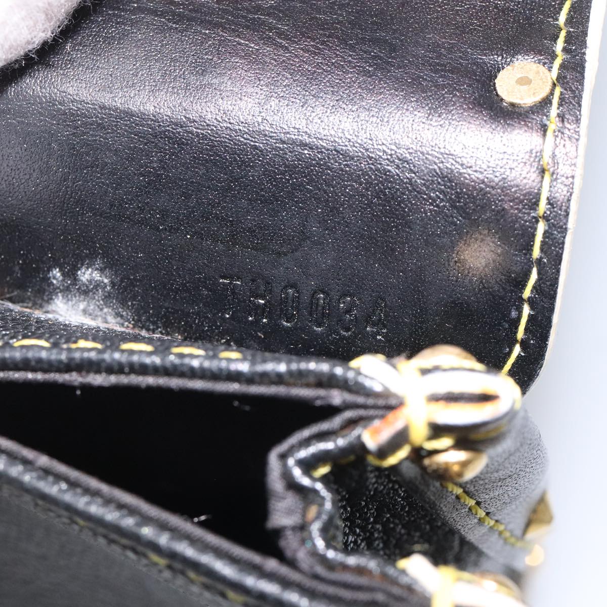 LOUIS VUITTON Suhari Emerble Shoulder Bag Leather Black M92849 LV Auth PP195V