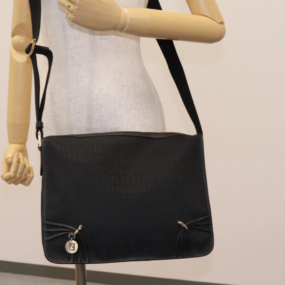 FENDI Zucchino Canvas Shoulder Bag Black Auth PP376V