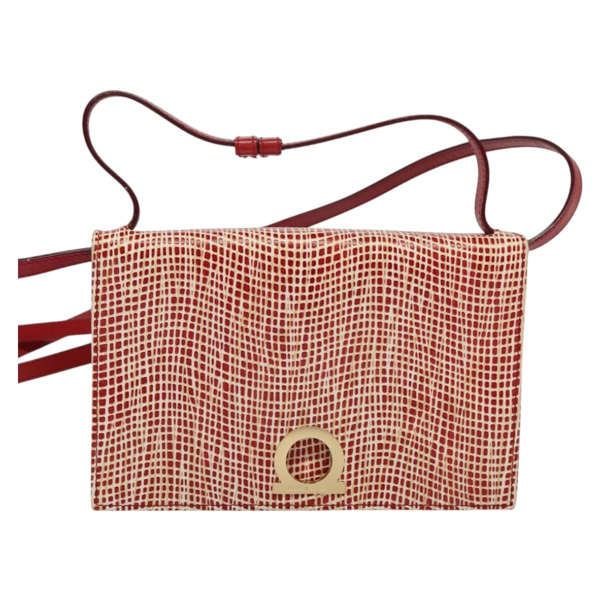 Salvatore Ferragamo Shoulder wallet Leather Red Gold Auth sw1278